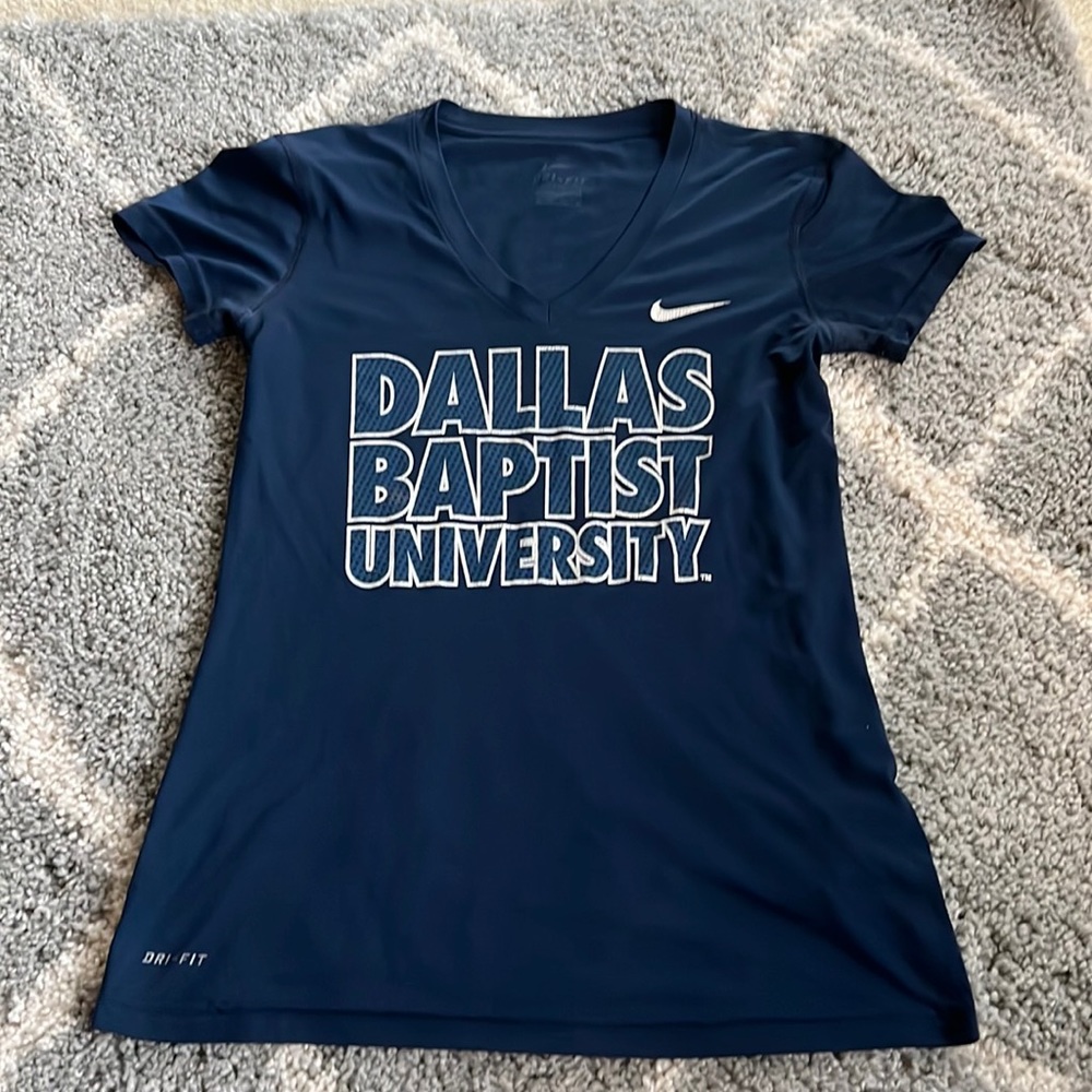 🖤Pick 5/$25 Dallas Baptist University /DBU Drifit Top - Size XS